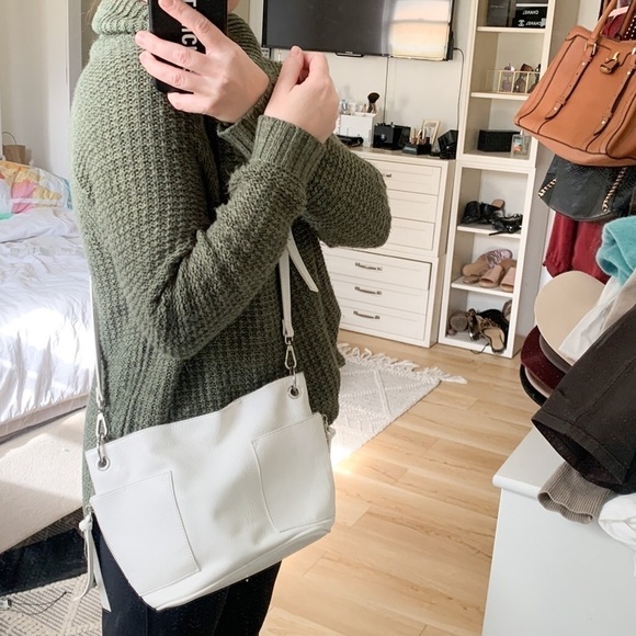 Steve Madden BKOLTT HOBO BAG White Vegan Leather Crossbody Bag - Picture 14 of 16